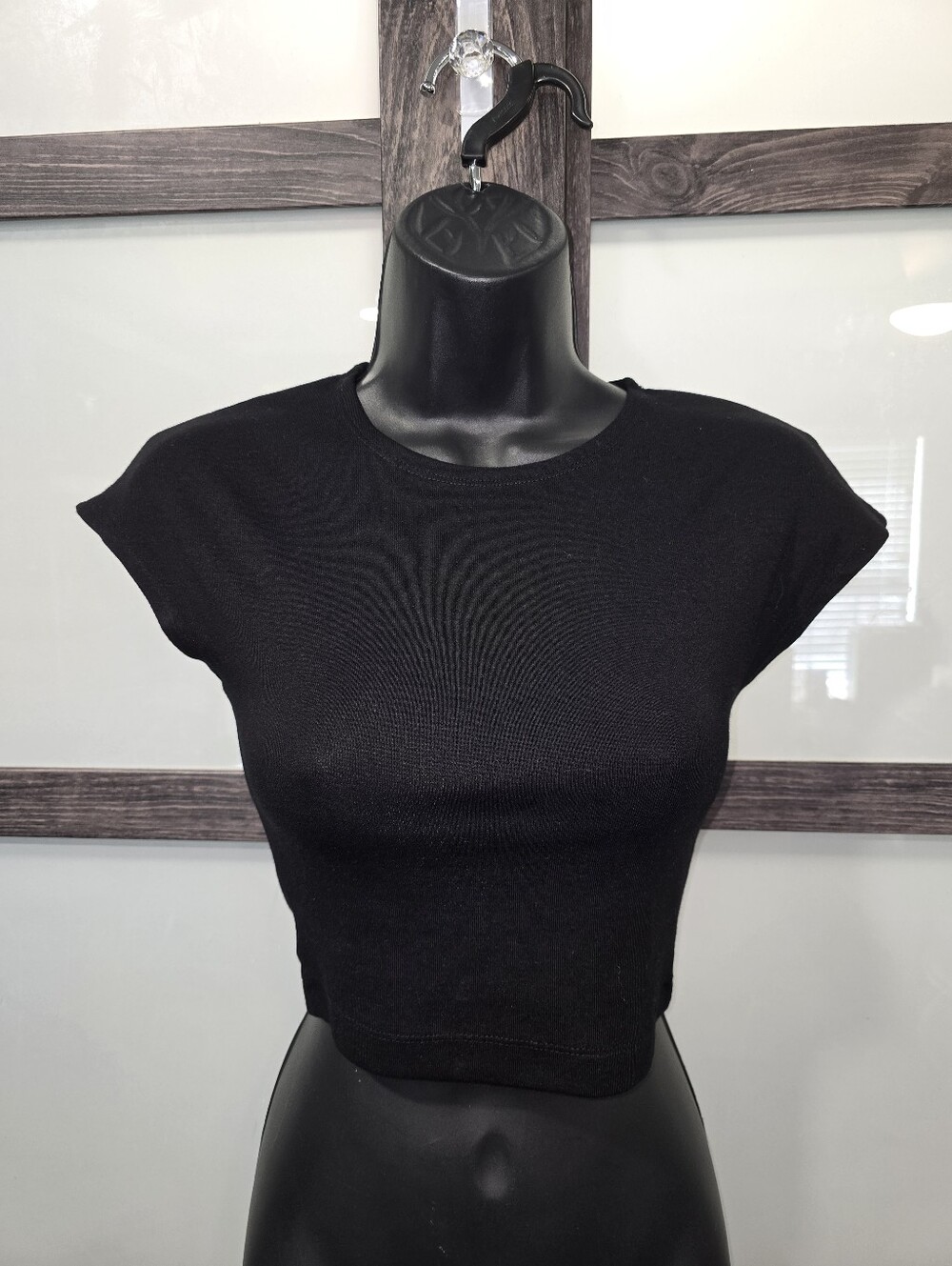 Zara Black Cropped Short Sleeve T-Shirt‎ Sz Medium